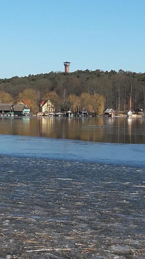 Zimmer Und Apartment Rosi Krakow am See Esterno foto